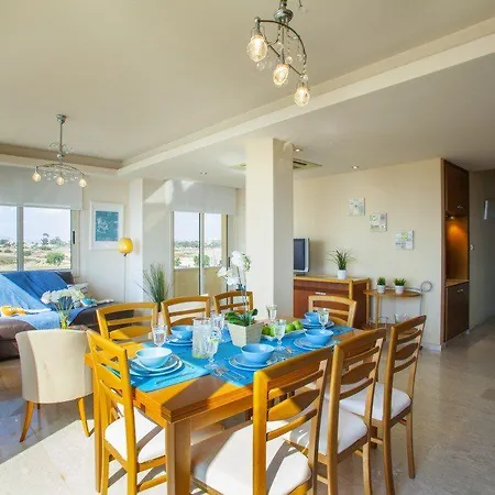 At Last Your Luxury In Mackenzie Eftyhia וילה *